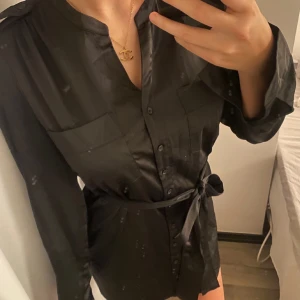 Silkes klänning  - Aldrig använd, silkes klänning🌺