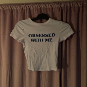 Topp - Skit snygg tight topp från newyorker, aldrig använd, storlek xxs då jag ville ha den tight men den passar perfekt för folk med xs då den är stretchig 