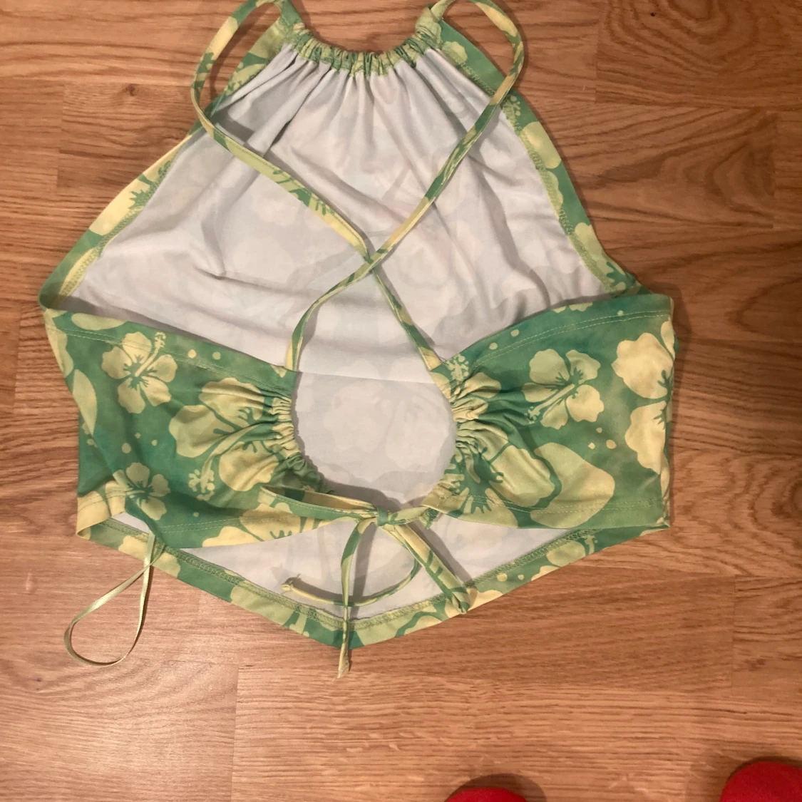 Cross fitted floral green crop top - 92