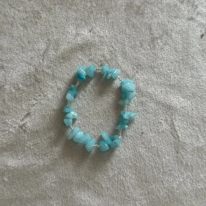 Handgjort armband - Handgjort armband säljs för 30kr Elastiskt 