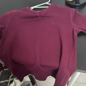 Ralph lauren tröja 14-16 år storlek l/g - Polo tröja använd en gång passar 14-16 åring  Kostar 800 som ny  