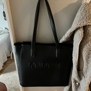 Dondona väska  - Fina Dondona väska,i ett bra skick ⭐️