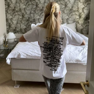 Revolution.uf - T-shirt från Revolution.uf!❤️ säljs i storlek M och L. 250kr  Insta @revolution.uf