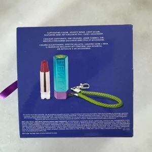 Helt ny Fenty läppstift  - Ny och oöppnad förpackning  Fenty Icon - Semi Matte Refillable 
