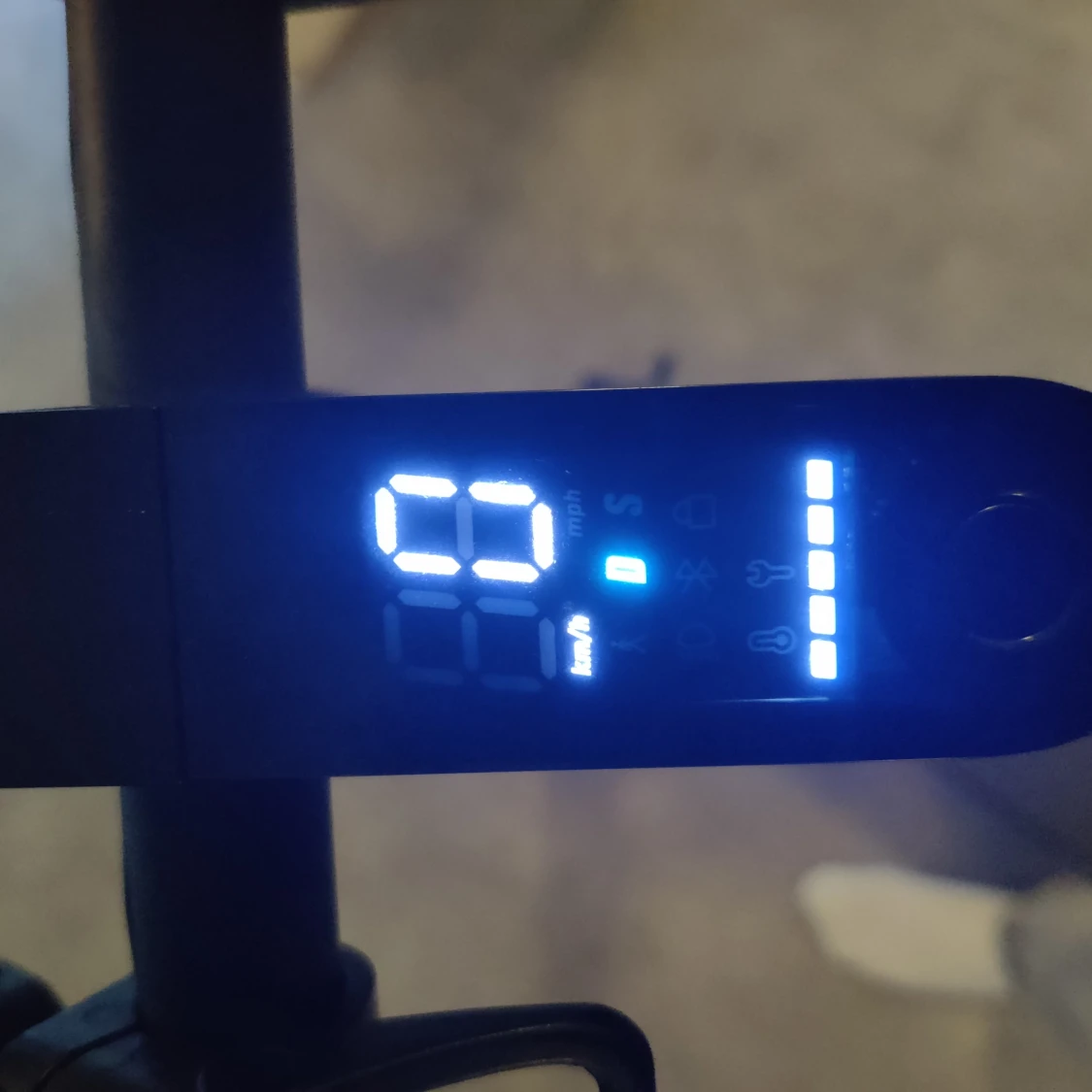 MI  Elsparkcykel  - 92