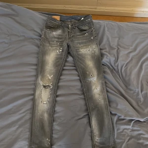 Dondup jeans - Gott skick, laidback jeans i strl 32 slim fit. Nypris över 3500