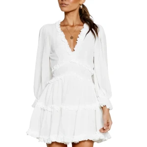 Studentklänning  - Säljer denna då den inte riktigt passade mig. Köpt från dressy där nypris är 699kr. ✨hör av er om ni har några frågor✨