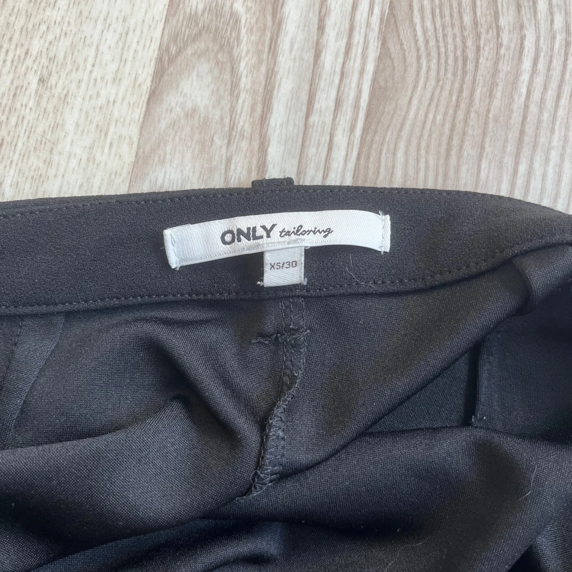 Snygga kostymbyxor från only - 92