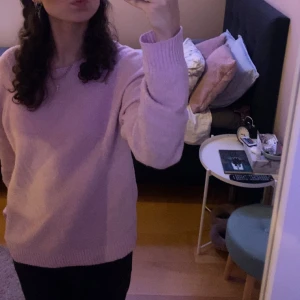 Rosa stickad tröja  - Rosa stickad tröja 