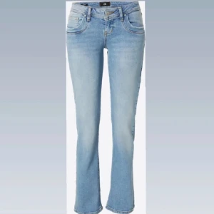 Ltb jeans!  - Ljusblåa ltb jeans, köpta här på plick och säljer nu då dom inte passade mig💞 skriv för fler bilder!💞kan såklart gå ner i pris vid snabb affär!💗