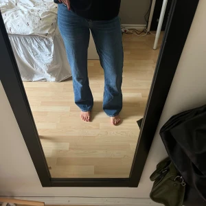 Jeans - Blå raka jeans