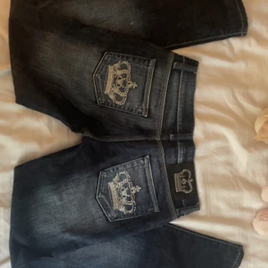 Victoria beckham jeans - Fint skick,bootcut hade nog passat xxs/xs,de ba skriva för mått elr fler bilder  priset kan diskuteras!💘