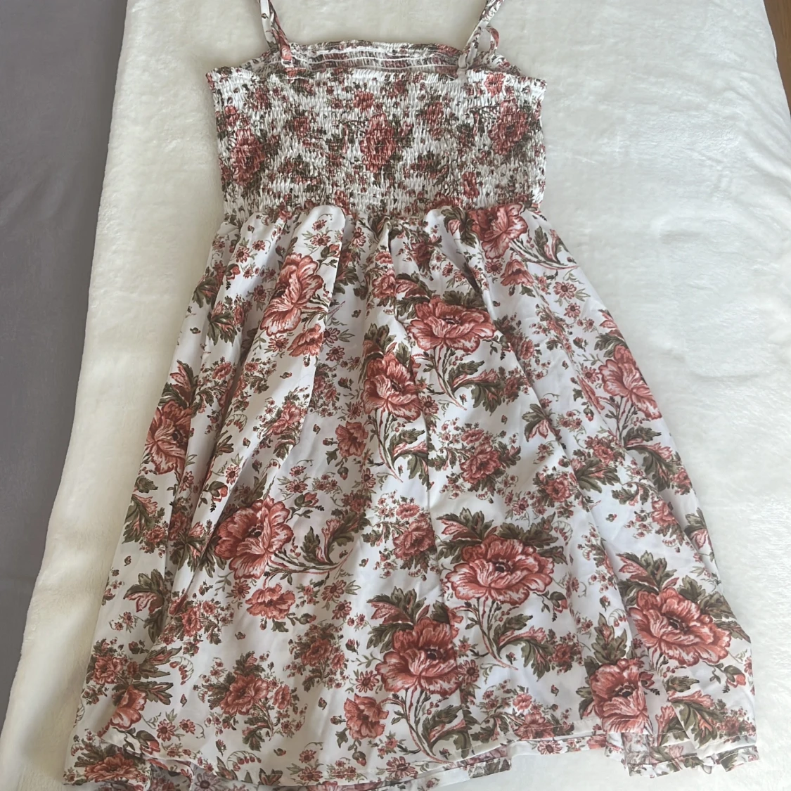 Blommig klänning - 90