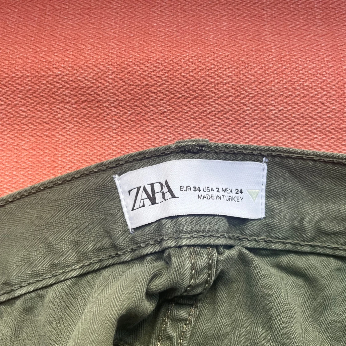 Snygga gröna jeans shorts från Zara - 91