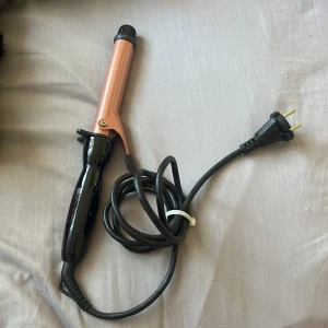 Locktång  - Säljer denna oanvända locktång i bra skick🥰