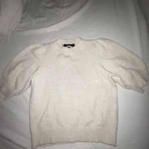 Vero moda tröjan - Säljer den trendiga vero moda tröjan❣️