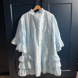 Sommar klänning - Söt sommar klänning från booho men köptes på plick, aldrig använd av varken mig eller förra ägaren.❤️