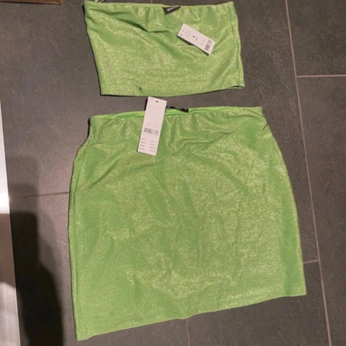 Grönt glittrigt set - 90