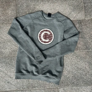 Colmar hoodie - En skön colmar Hoodie i storlek 16 y/ 172 cm dem för frågor 🤝 går ner i pris enkelt