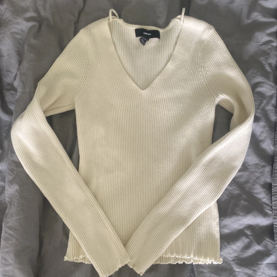 Vit ribbad tröja från Vero Moda