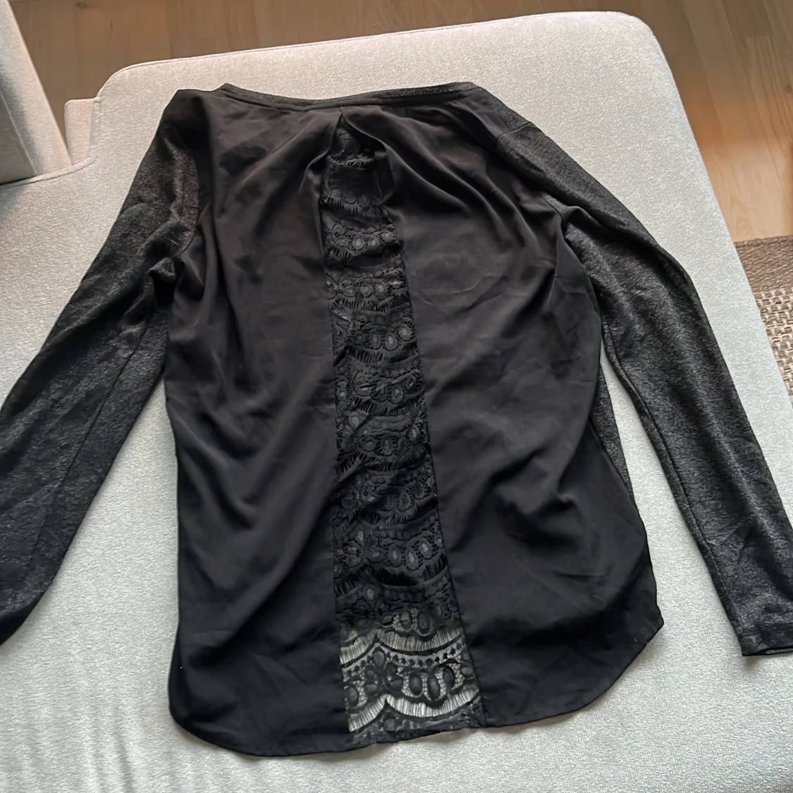  Tunn svart långärmad  - 90