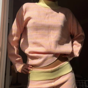 Set  - Mjukisbyxor och tröja som matchar