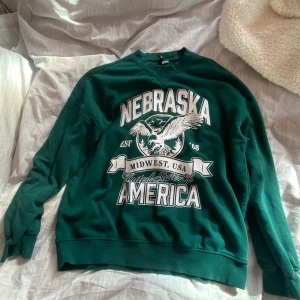 grön crewneck - Grön lite oversized crewneck