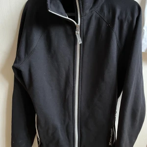 Fleece  - Varm fleece från Houdini i storlek small Fint skick