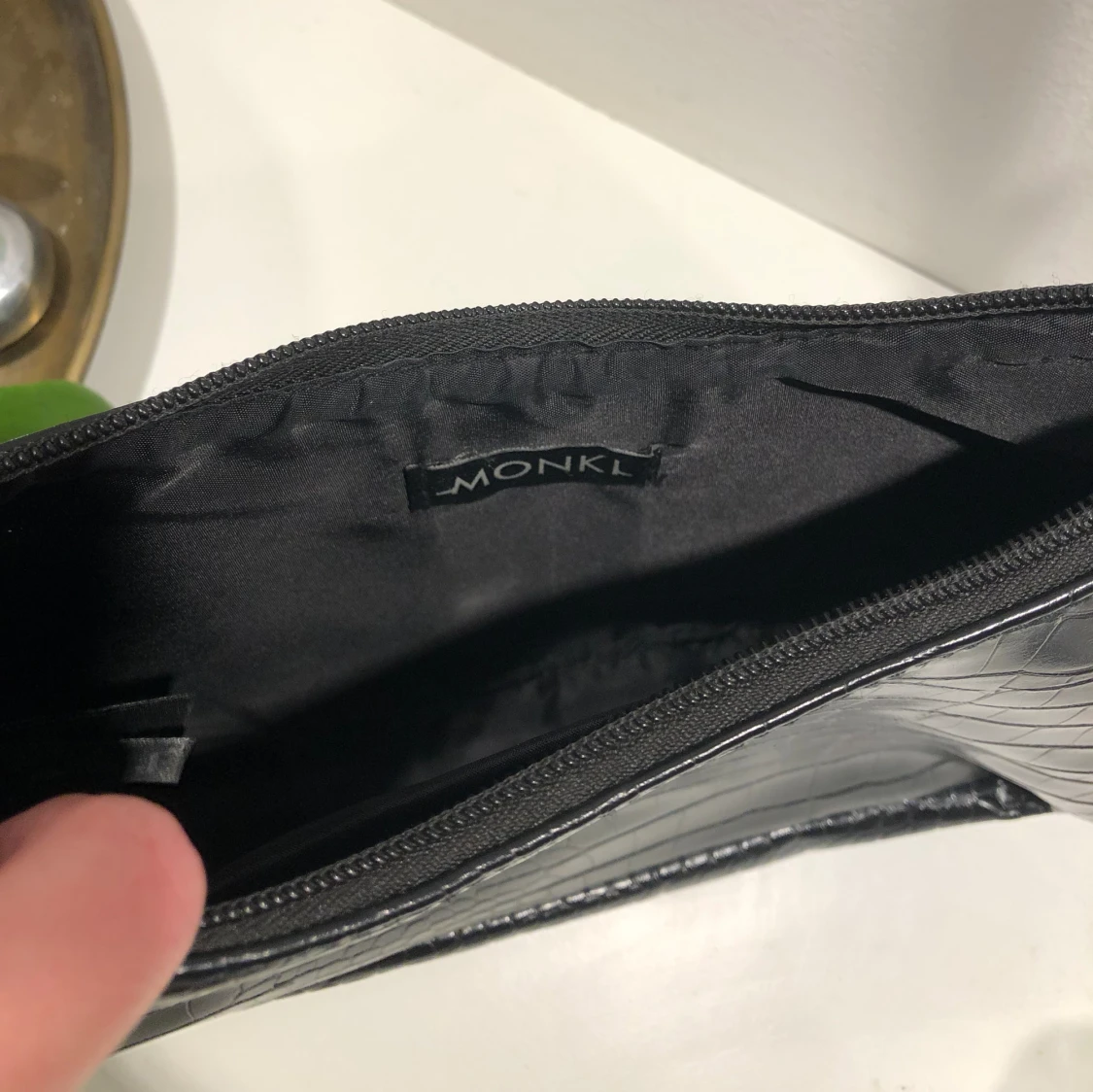 Monki svart handväska - 90