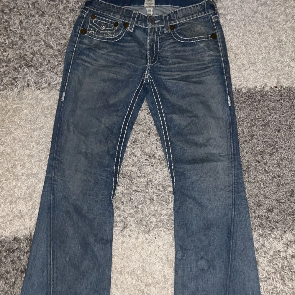 True religion vintage jeans   Midja: 45cm Bredd: 27cm Längd: 109 cm. Jeans & Byxor.