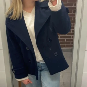 Kappa - Säljer min kappa ifrån design by si som tyvärr inte kommer till användning längre💗