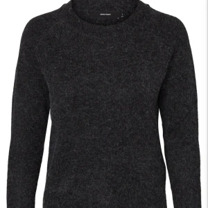 Vero moda stickad tröja - Säljer min vero moda stickade tröja, knappast använd. Skicket är som nytt ☺️nypris 249kr 