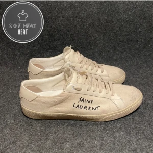 Saint Laurent skor  - Tja, säljer nu dessa galet feta saint Laurent skor i storlek 43. Grymt skick! Hör av dig vid frågor eller funderingar!