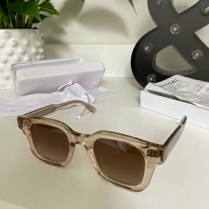 Säljer dessa solglasögon från Chimi Eyewear. Modell 04. Använda två gånger, kvittot och all packetering finns kvar.  Köpta för 1250 kr. 