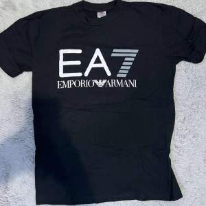 Emporio Armani t-shirt helt ny. 