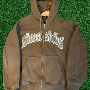 Zip Hoodie (BRUN) - Använt fåtal ggr  