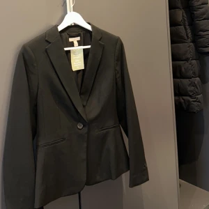 Figur sydd blazer  -   Storlek 36 men passar även 34🤍 