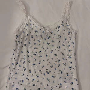 Blommigt linne💙🦋 - Ett söt gullig linne i storlek xs🦋