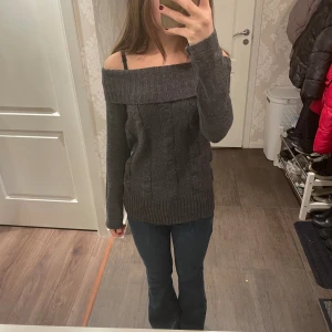 Snygg off shoulder tröja - Kom ej till användning 