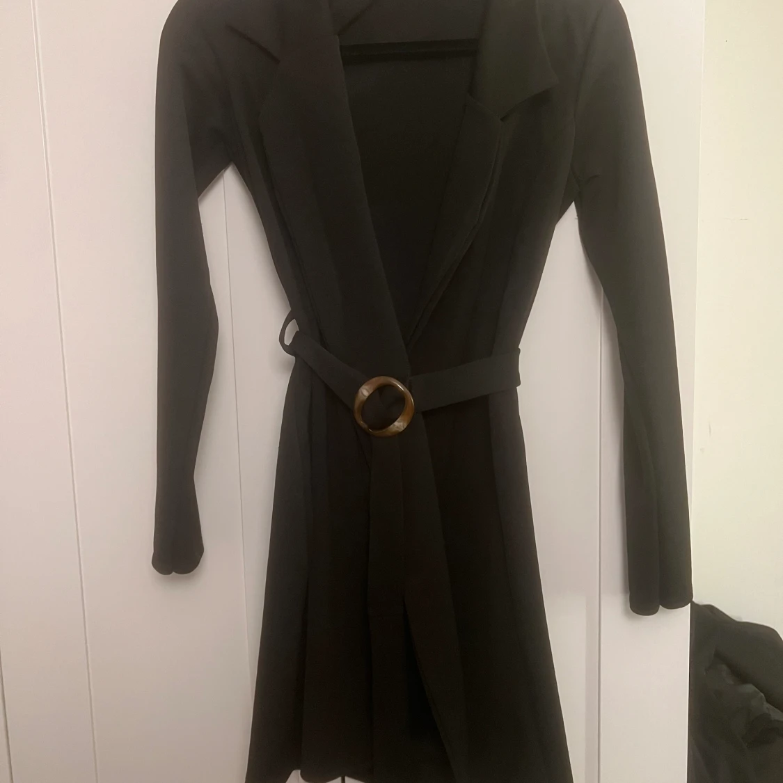 Svart klänning med bälte 