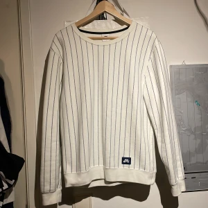 NIKE SB CREWNECK - Oanvänd nike SB crewneck. Cond 10/10 ✨ Köpare står för frakt :) 