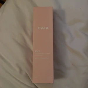 Caia soft cleansing cream  - Aldrig änvänd. Fick den i present men jag har redan en så jag säljer den