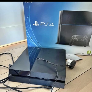 Billig ps4 - Säljer min ps4 äldre version som jag ej har spelat på flera året 