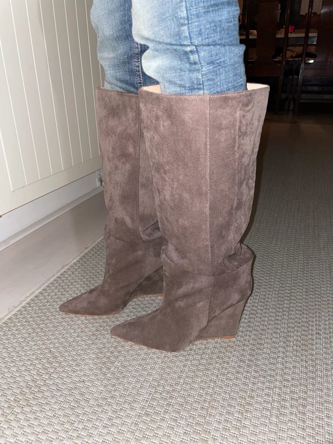 Snygga gråa boots - 90