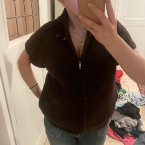 Stickad väst  - Jätte tjock och varm stickad ”väst” !!!