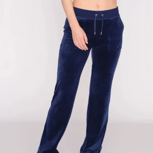 Juicy Couture - Mörkblåa juicy byxor i mörkblå färg, storlek s 💕💕💕Använda ett fåtals gånger