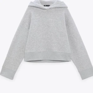 Zara hoodie - Säljer då den inte kommer till användning 💞 Pris kan diskuteras 