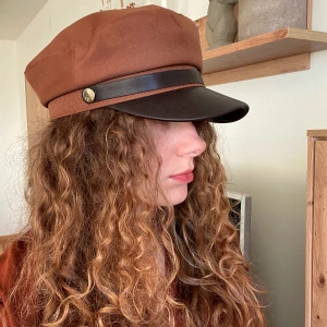 Skepparmössa.  - 🍂En snygg vintagehatt. 🍂Använd en gång