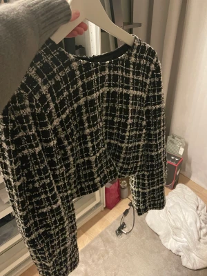 Baum topp - Så fin och cool topp från Baum i en Chanel liknande bouclé 🤍 nypris cirka 1600kr