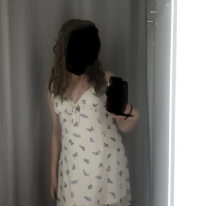 Klänning - Använd en gång. Nytt skick St:38